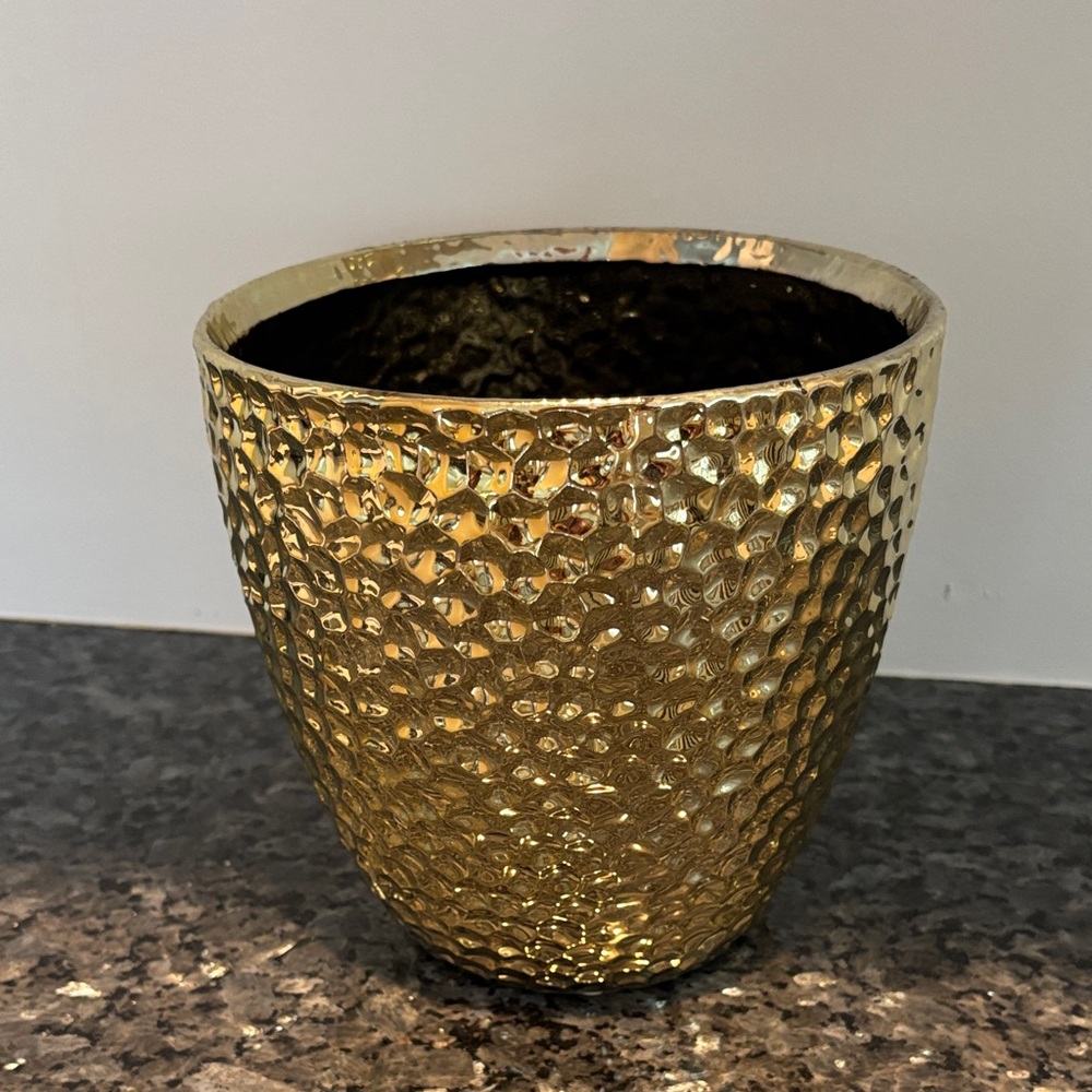 Elegant Gold Textured Vase